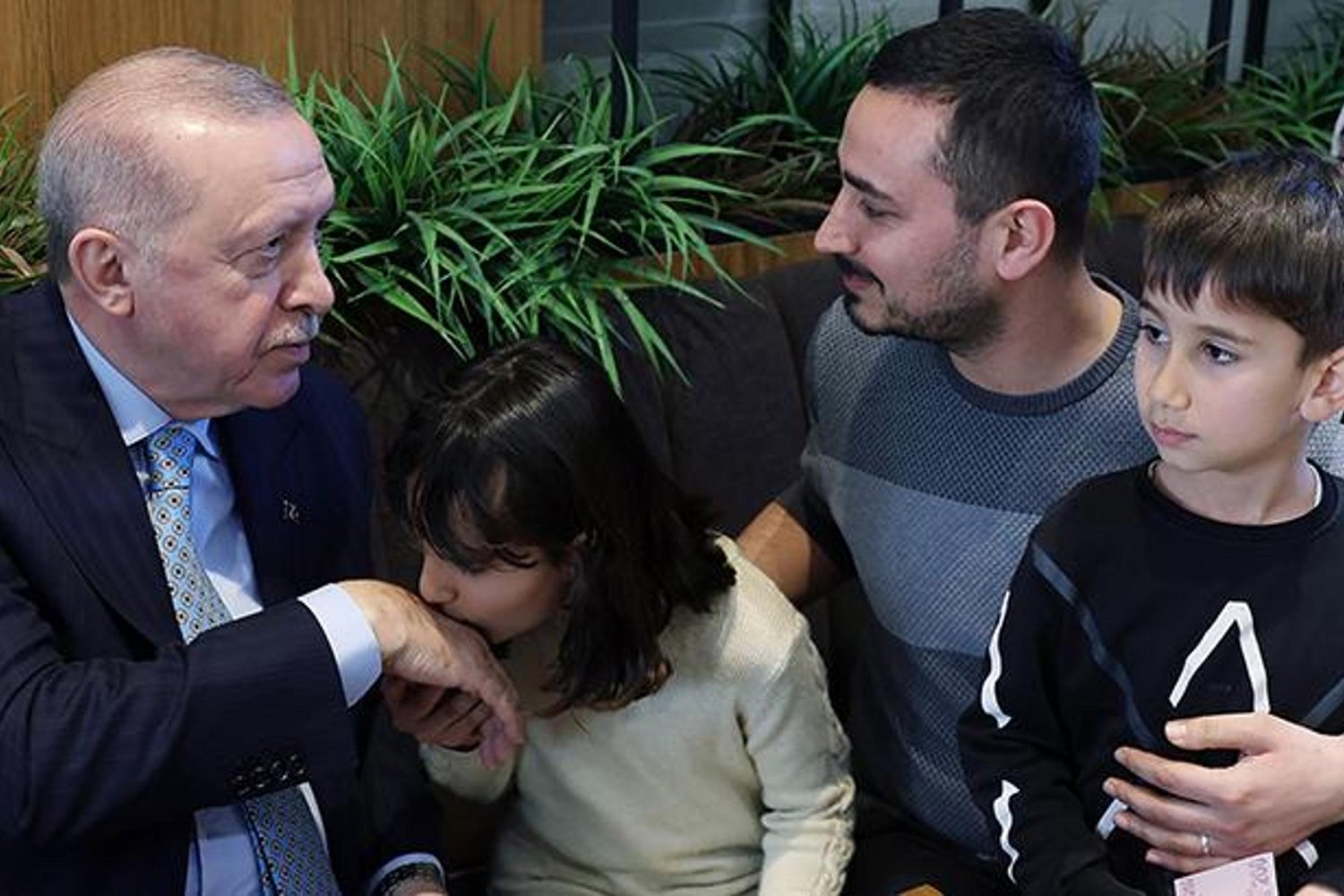 İstanbul'da Kura Heyecanı: 100 Bin TOKİ Konutu Teslim Ediliyor