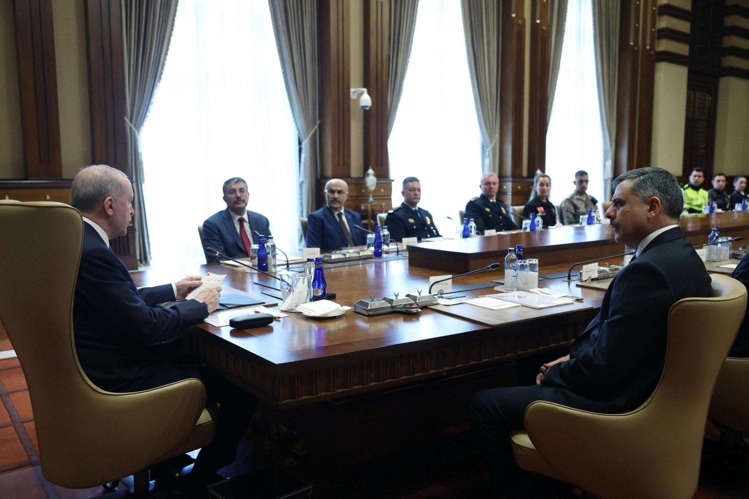 Ünlü Modacıdan Yepyeni Sezon Dekolteleri Dünyayı Büyülüyor