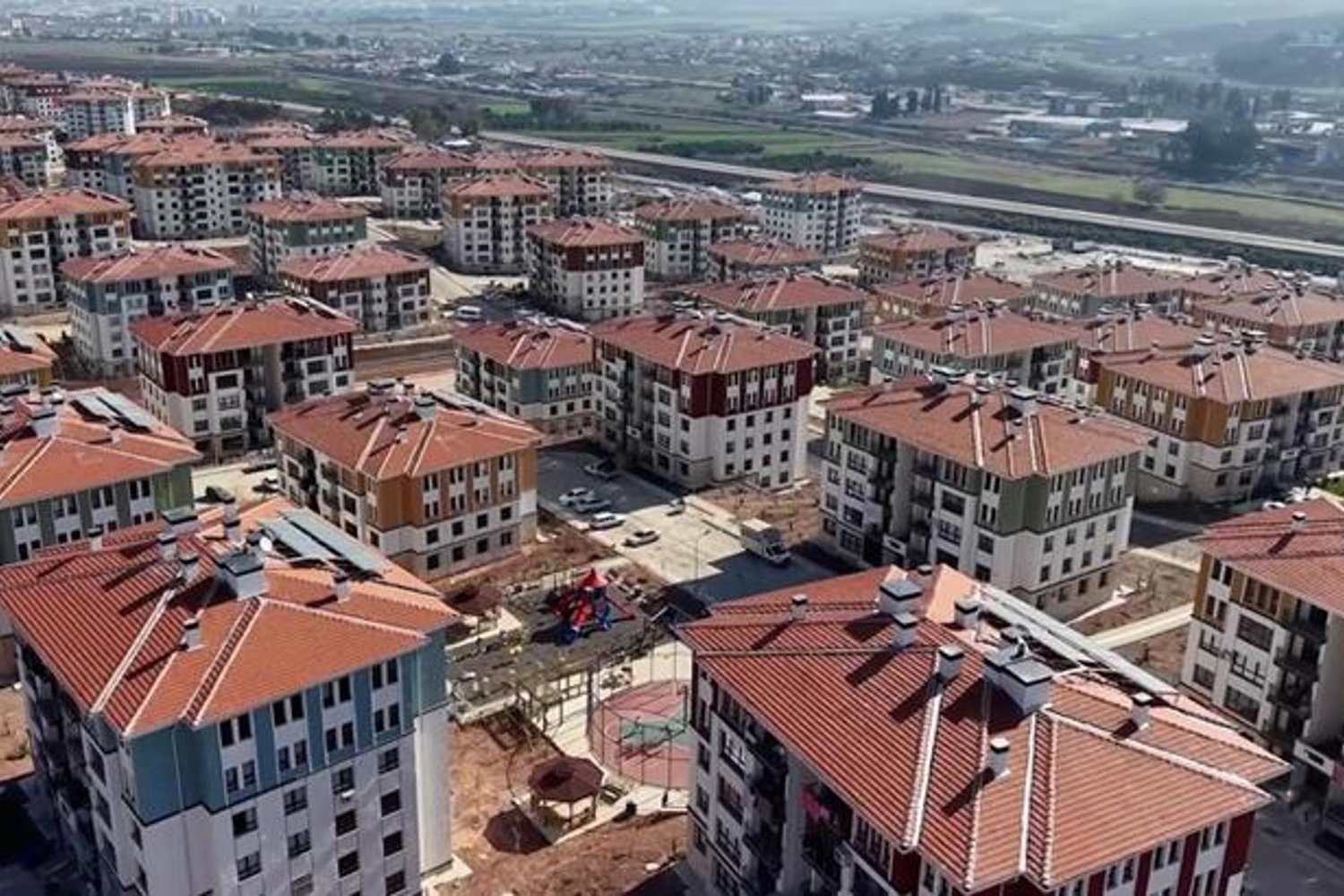 Depremzedelerin Memnuniyeti Araştırması: Hatay ve Bölgedeki Yardımlar Yüzde 80'lik Destek Aldı