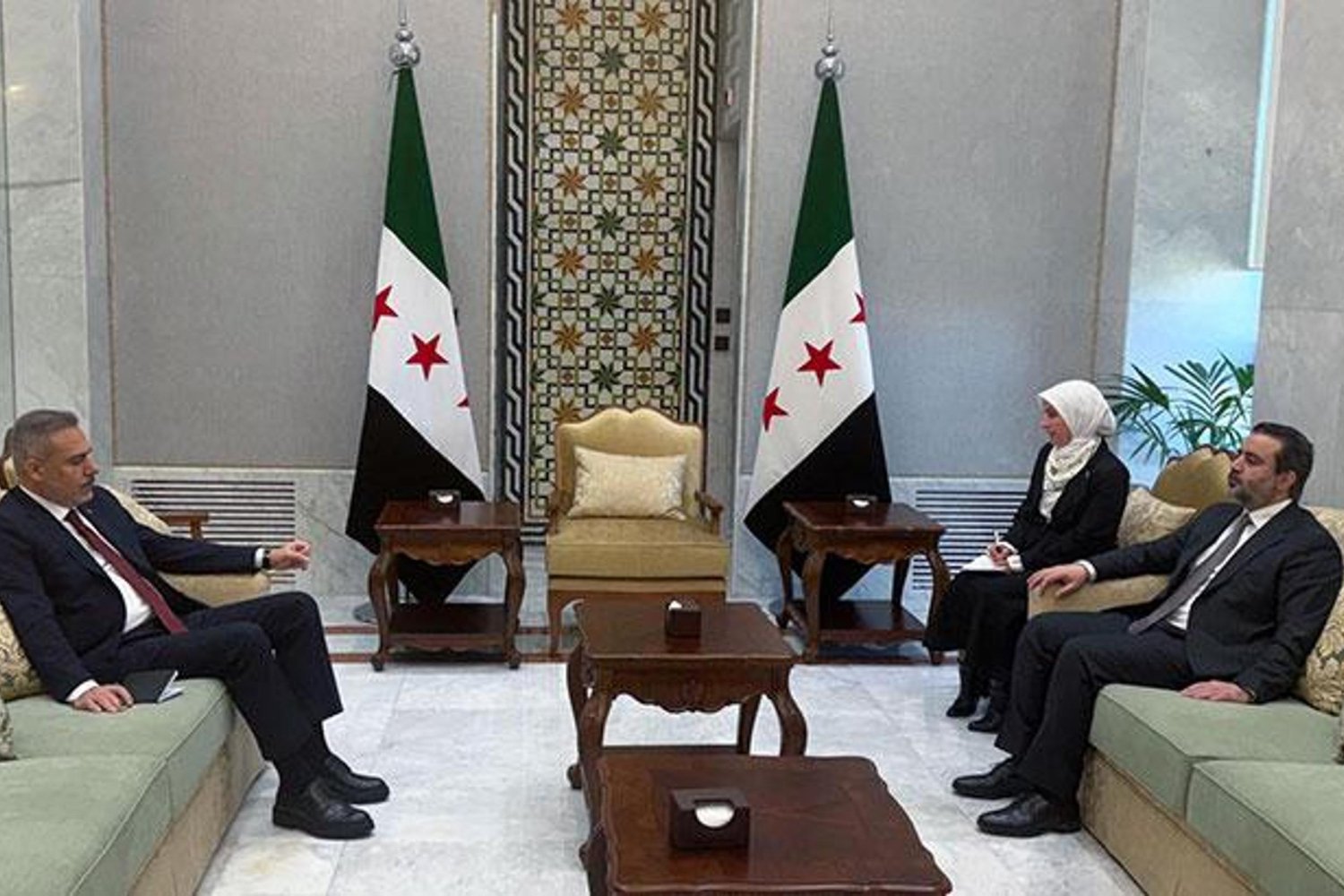 Dışişleri Bakanı Hakan Fidan Suriye Ziyaretinde Esad Şeybani'yle Görüştü