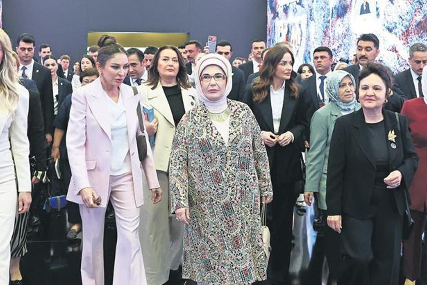 Antalya'da Büyük Katılım: Lider Eşleri ve Diplomasi Zirvesi