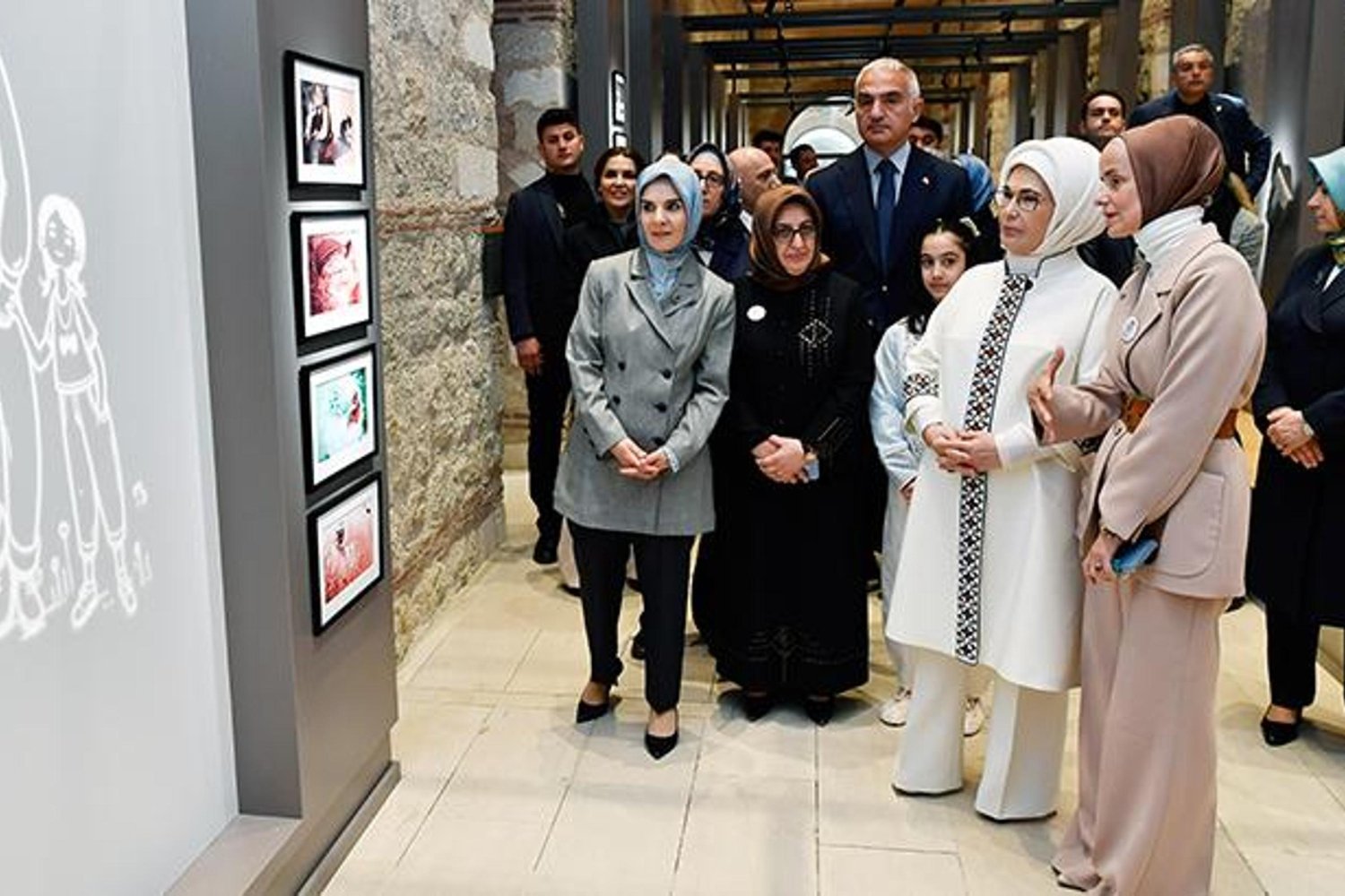 Emine Erdoğan'dan Çocuklar İçin Kitap ve Sanat Vurgusu