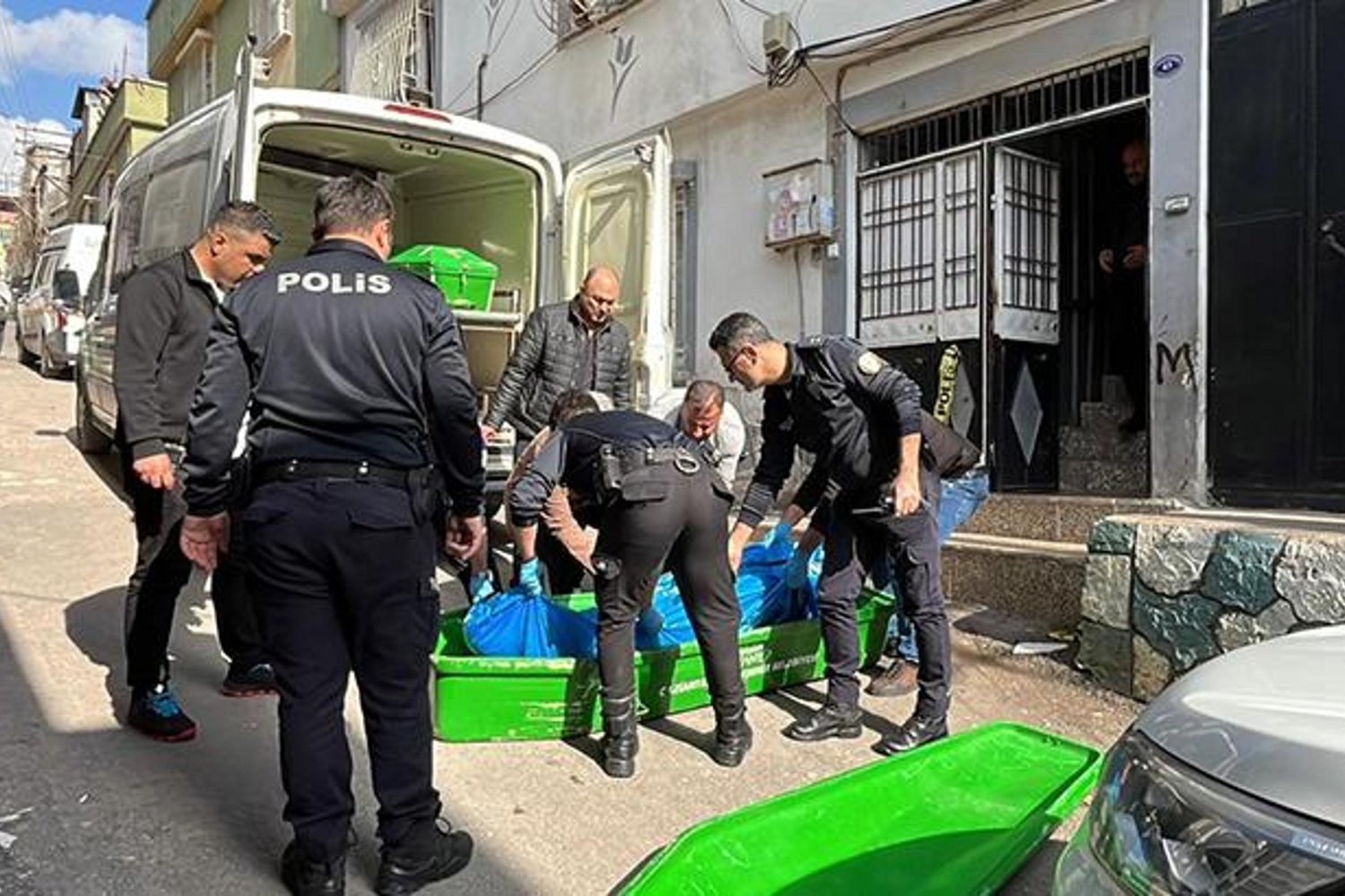 Güzelvadi Mahallesinde Baba-Oğul Silah ve Bıçaklı Kavga: Bir Ölü