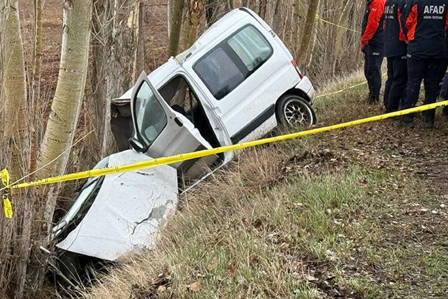 Feci Trafik Kazası: Aile Bireyleri Can Verdi, Yağmur Yola Kan Gölü Sürdü