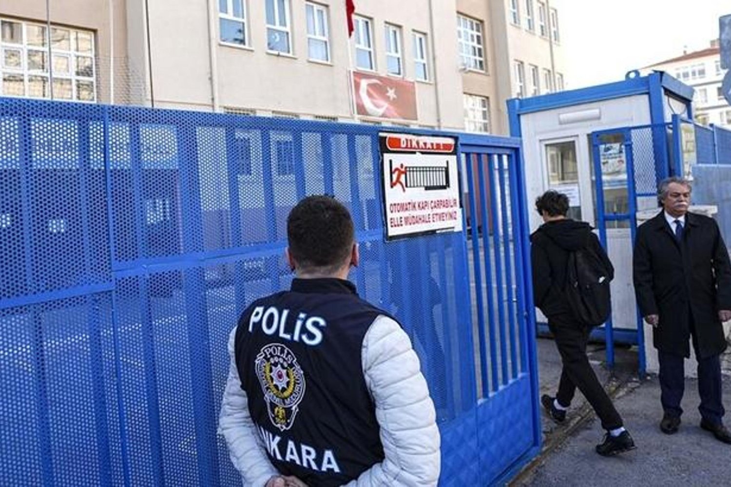 Okullarda Güvenlik Artıyor! 7 Yeni Tedbirle Daha Güvenli Eğitim Ortamı