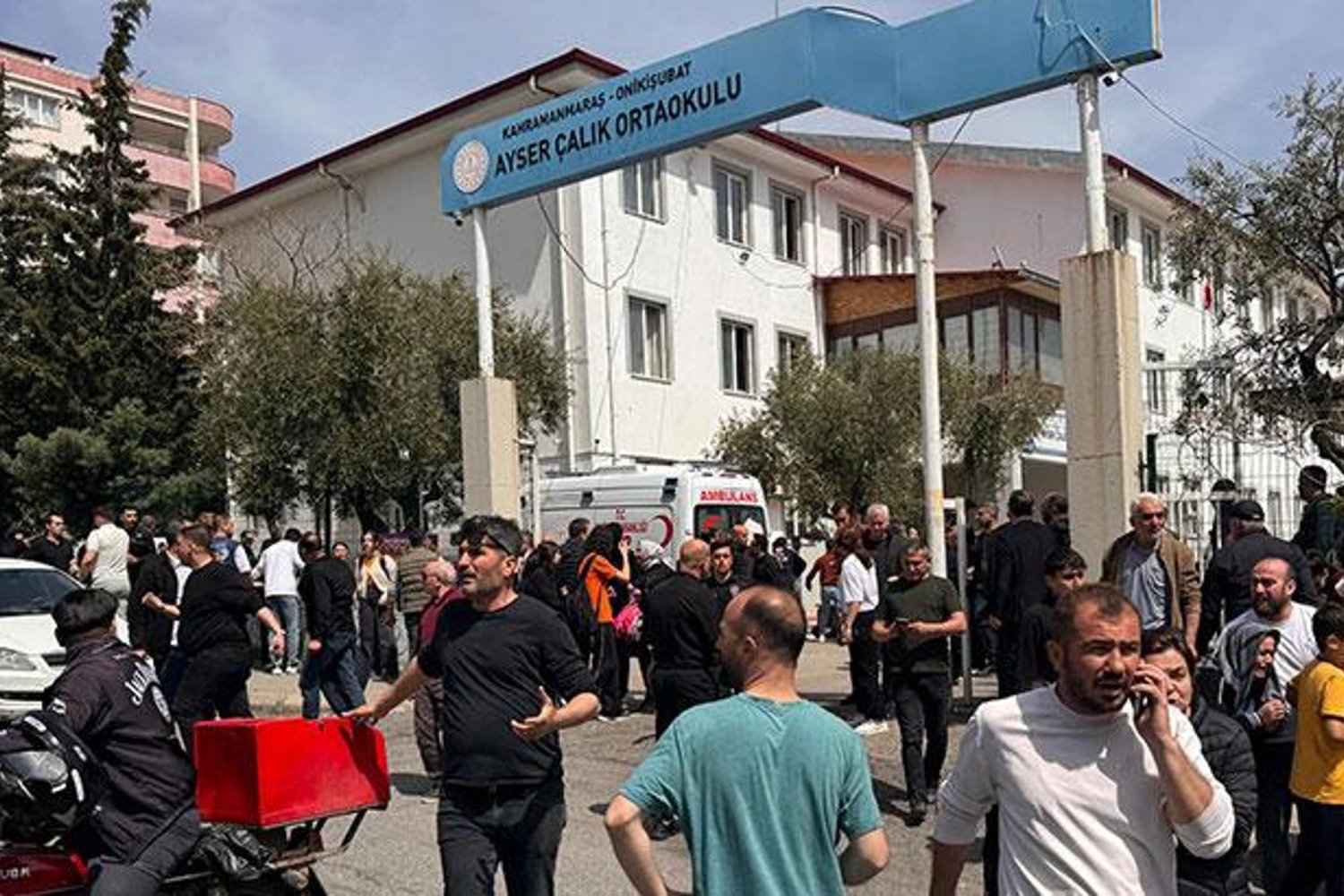 Kahramanmaraş'ta Okulda Silahlı Saldırı: 4 Can Kaybı, 20 Yaralı