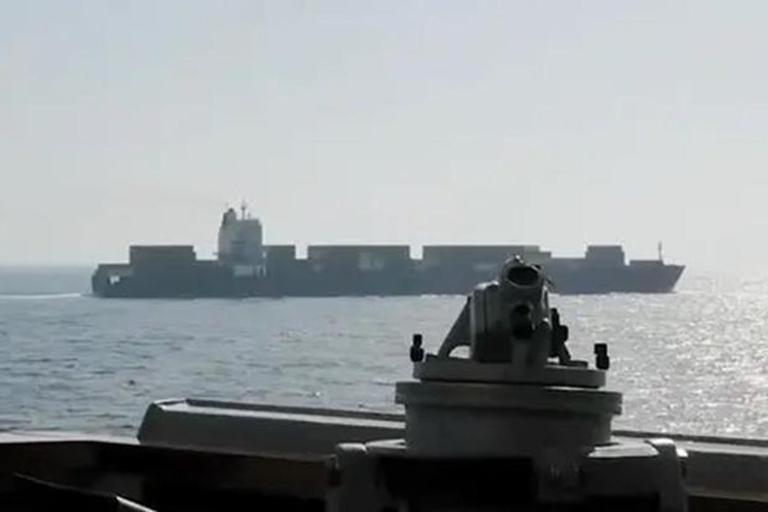 ABD ve İran Krizi: Çin Bağlantılı 'Touska' Gemisine Yönelik Şok Abluka ve Füze İddiaları