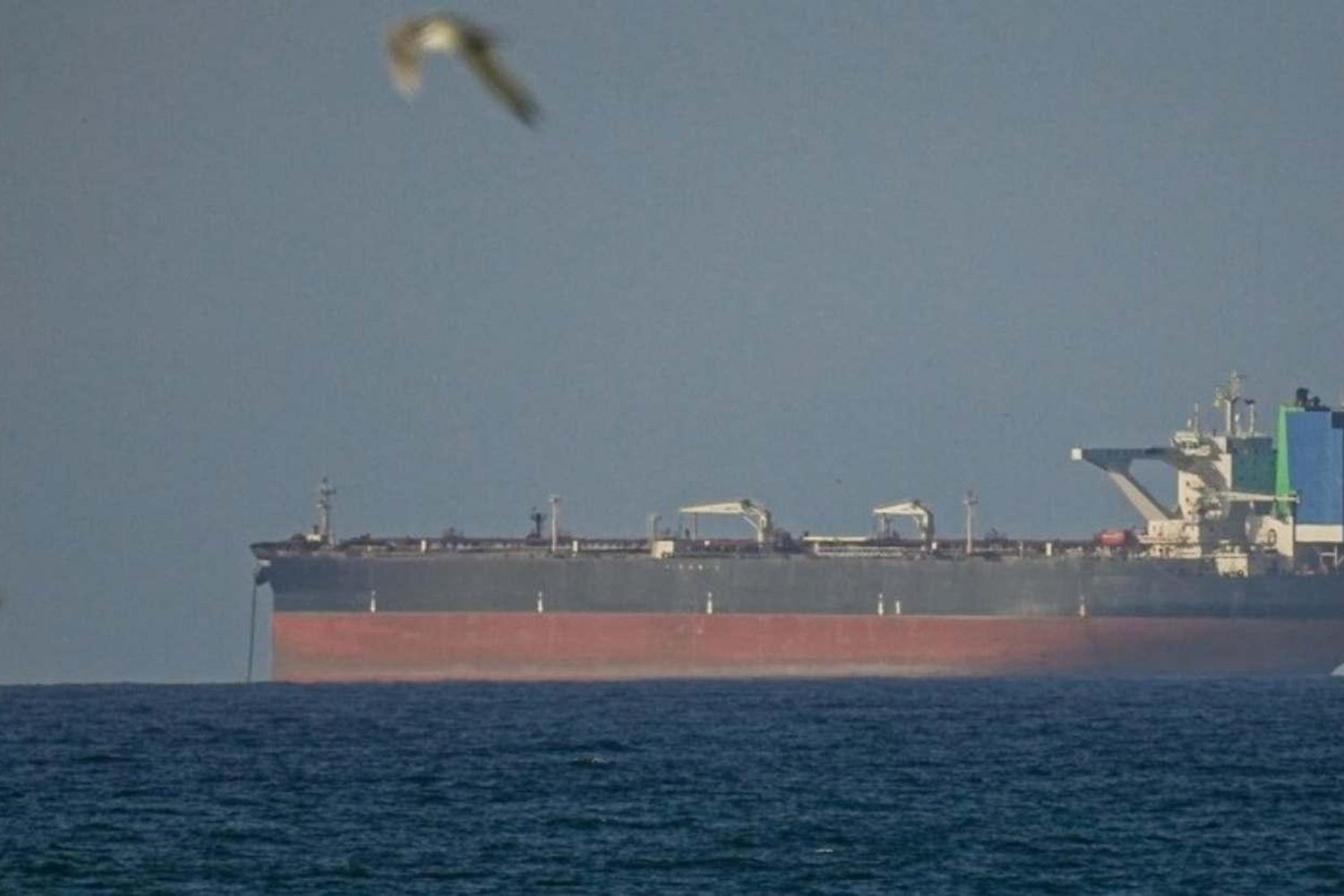 İran'a Ait Tanker Hürmüz Boğazı'ndan Sorunsuz Geçiş Yaptı