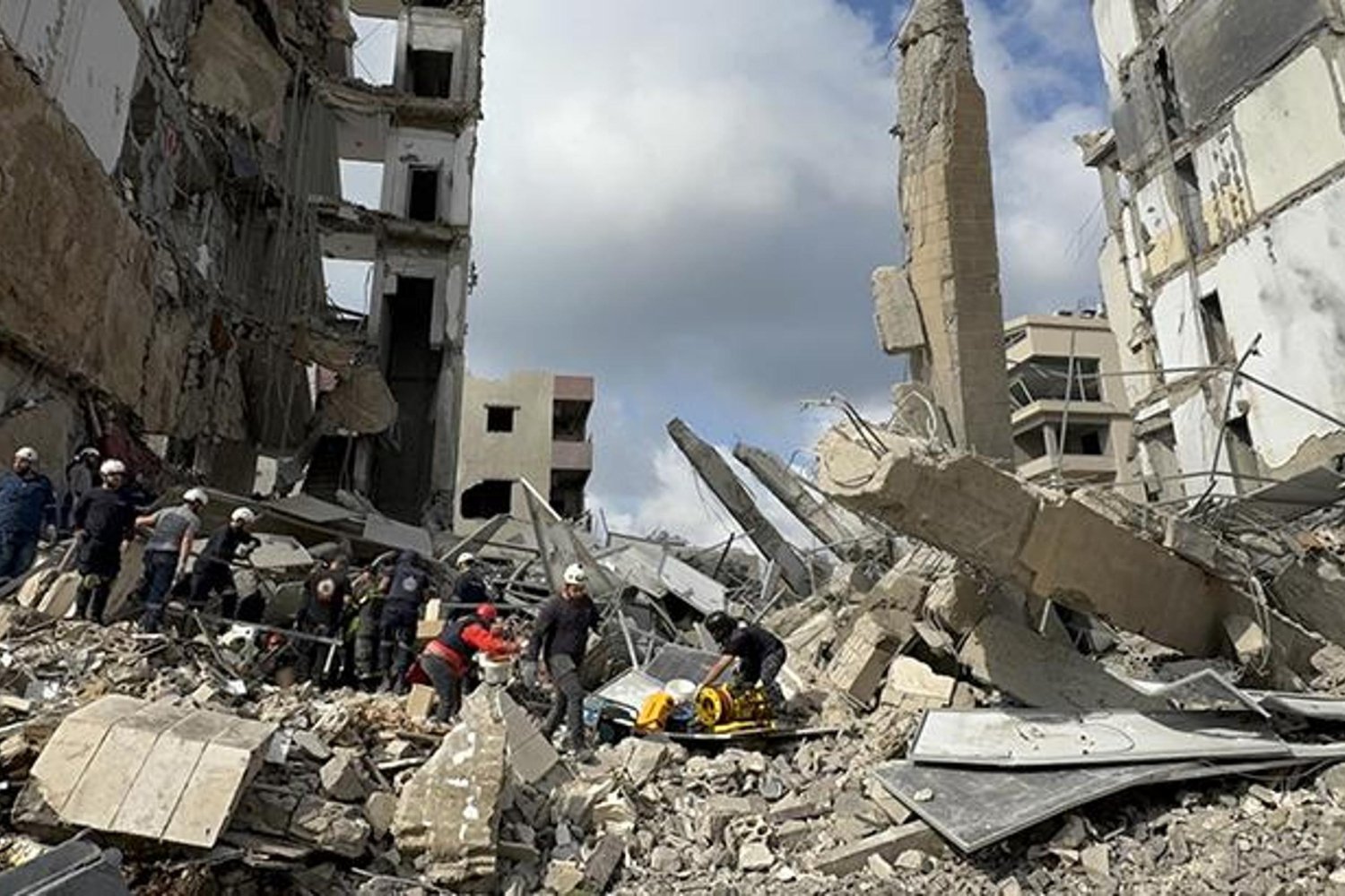 Lübnan'a İsrail Saldırısı: 100 Hava Saldırısı Şoke Edici Şiddette