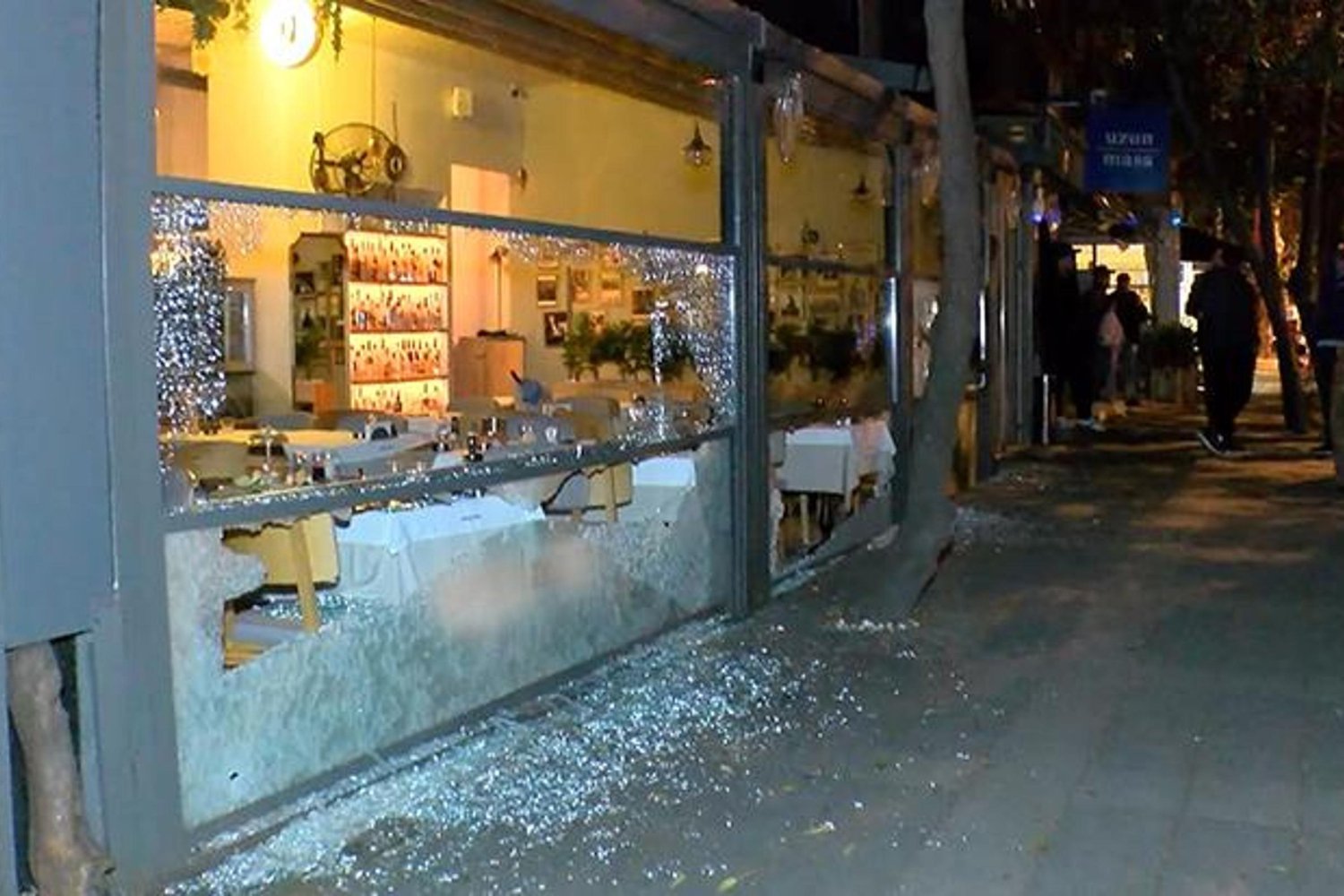 Kadıköy'de Silahlı Çıkan Kavgada Polis Bacağına Vuran Şüpheli Yakalandı
