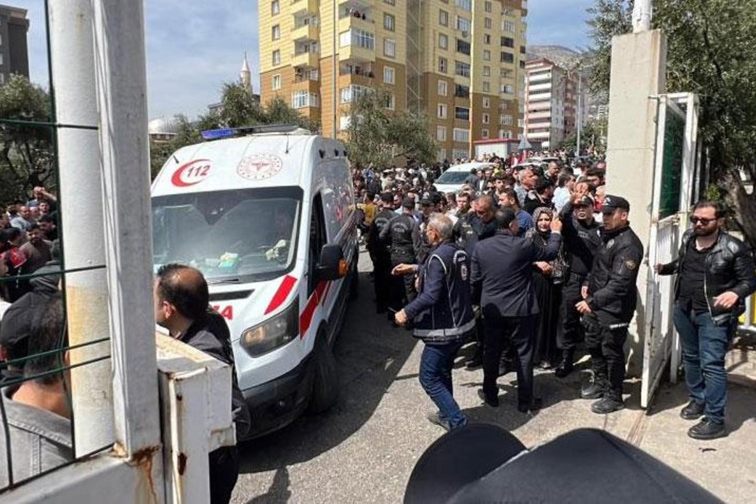 Kahramanmaraş'ta Okulda Silahlı Saldırı: Soruşturma Devam Ediyor