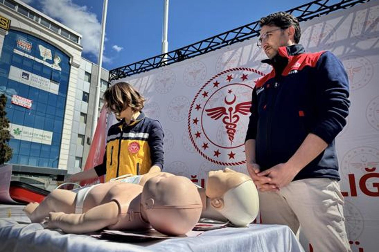 Samsun'a Yerli Otomatik Şok Cihazları Konuldu: Hayat Kurtaran İnovasyon