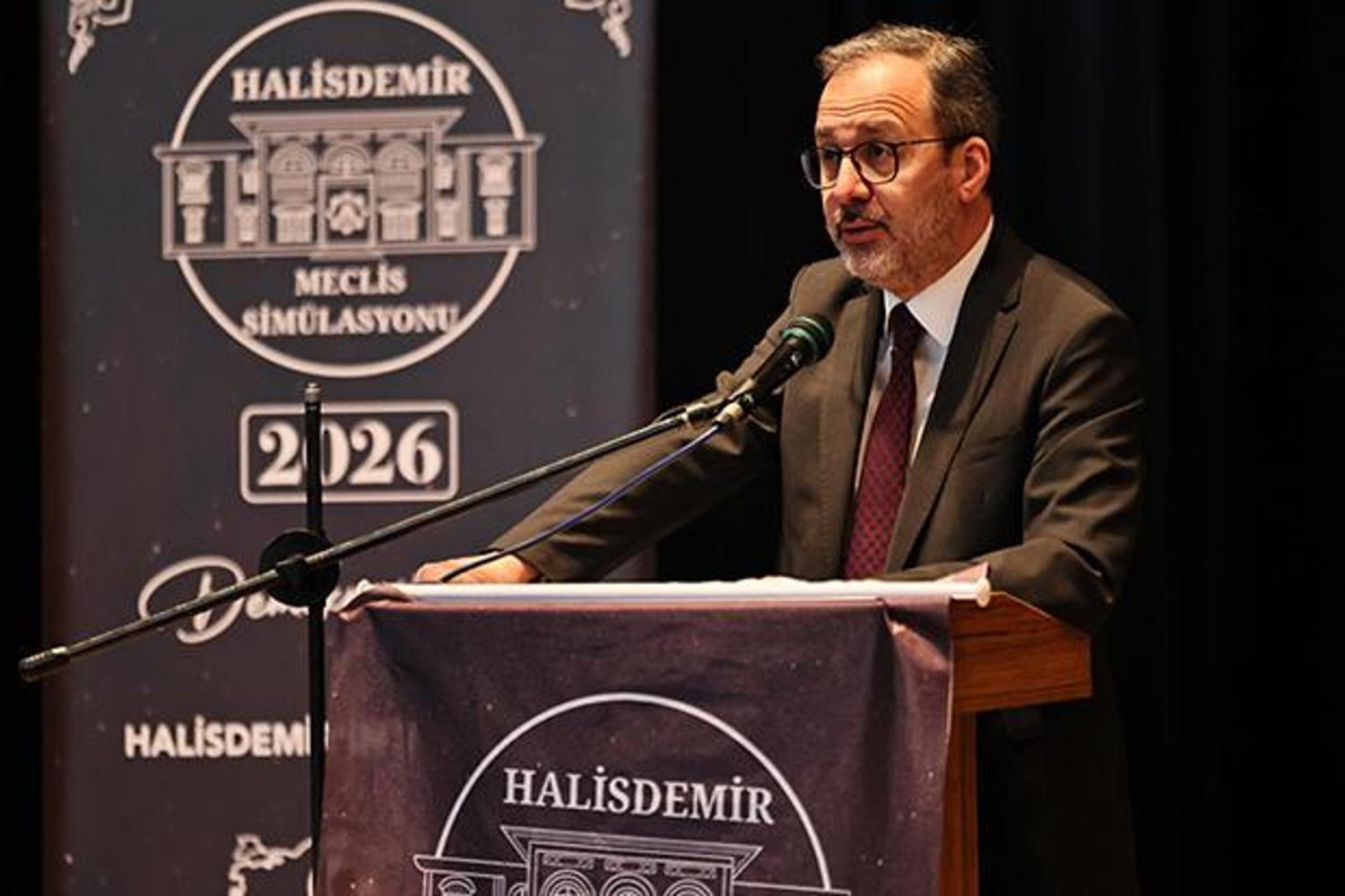 Gençlerle Buluşma ve Demokrasi Anlayışımız: Kasapoğlu'ndan İzmir'e Vefa ve İlham Dolu Mesaj
