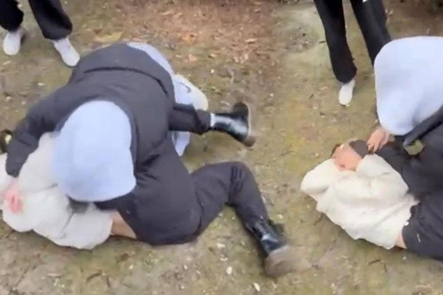 Karaçayır Parkı'nda Öğrenci Tartışması Çocuklar Arasında Kavgaya Dönüştü