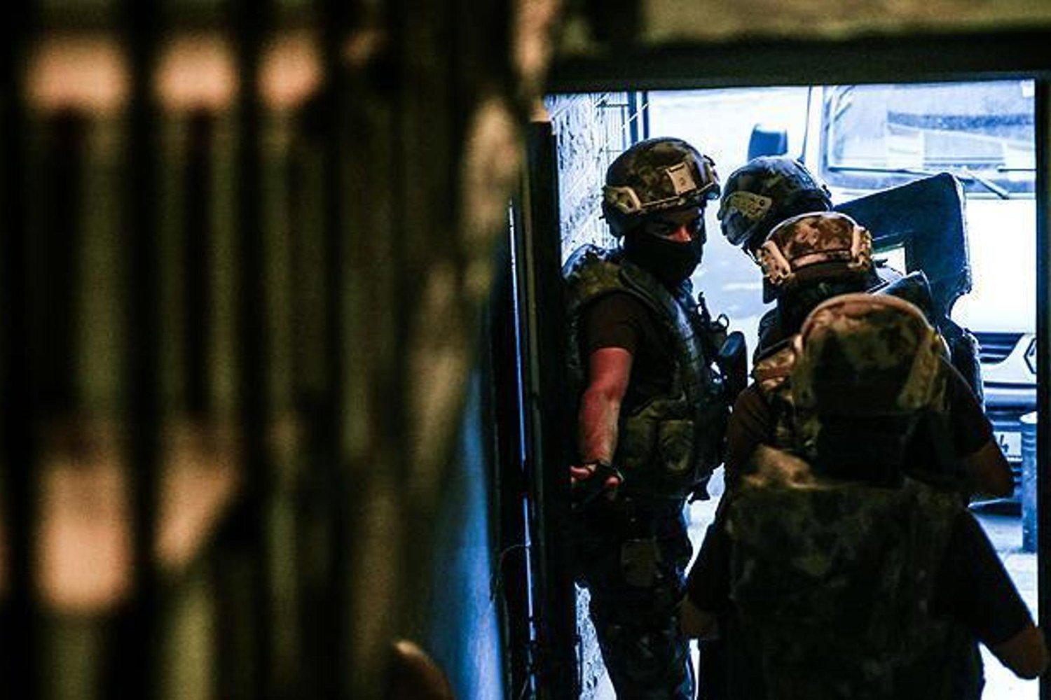 Gözaltılar Artıyor! Sırp Fenomen ve Eski Hakem Gözaltında