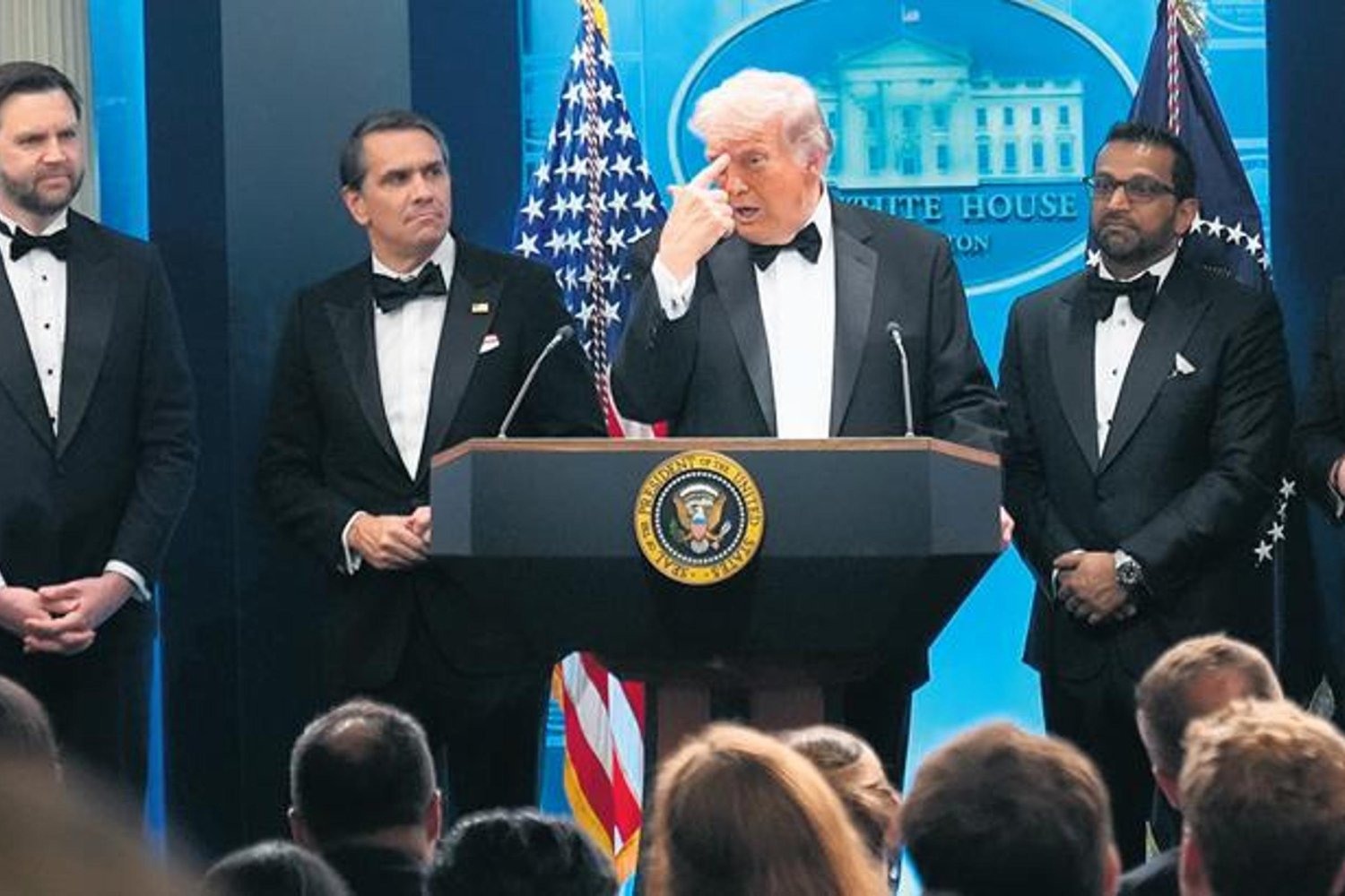 ABD Başkanı Trump Yatırımlarını Sarsan Silahlı Saldırı Girişimi! Panik Anları Güvenlik Kameralarında