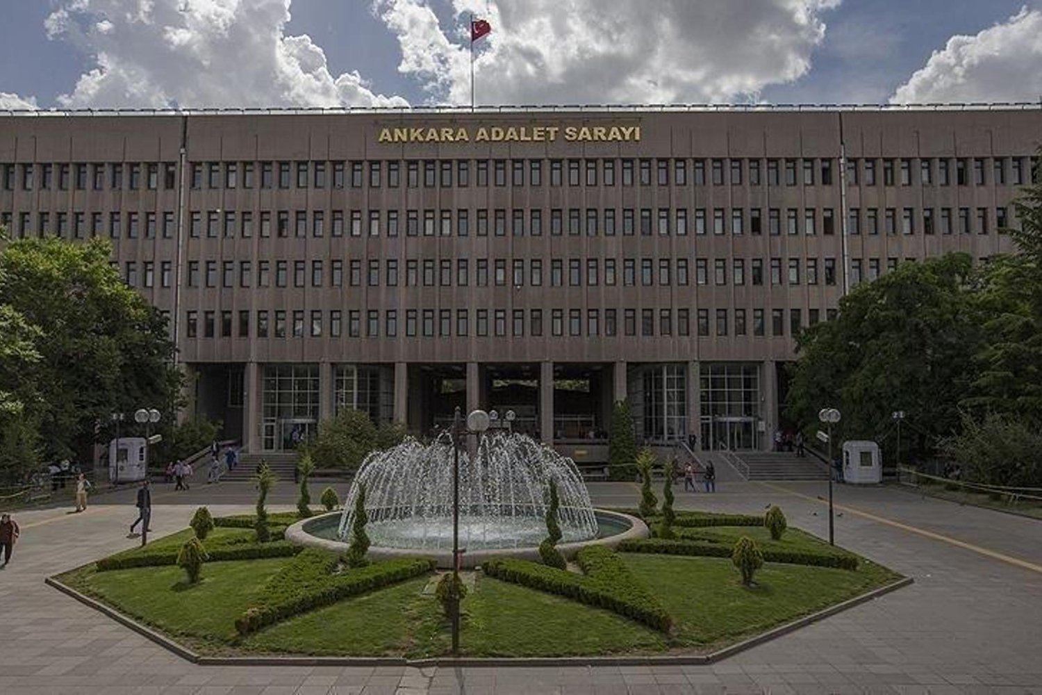 Milli Güvenliği Tehdit Eden Sanal Medya Hesaplarına Erişim Engeli