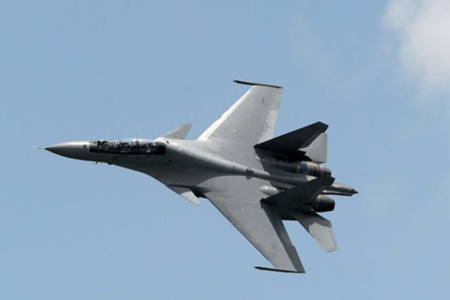 Rusya Su-30 Düşüşü Kırım'da Eğitim Uçuşu Sırasında Güvenli Tahliye