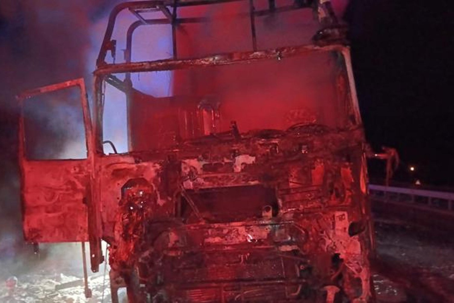 Samsun-Ankara Karayolu Tır Yangını: Motor Bölümünde Yangın Çıktı