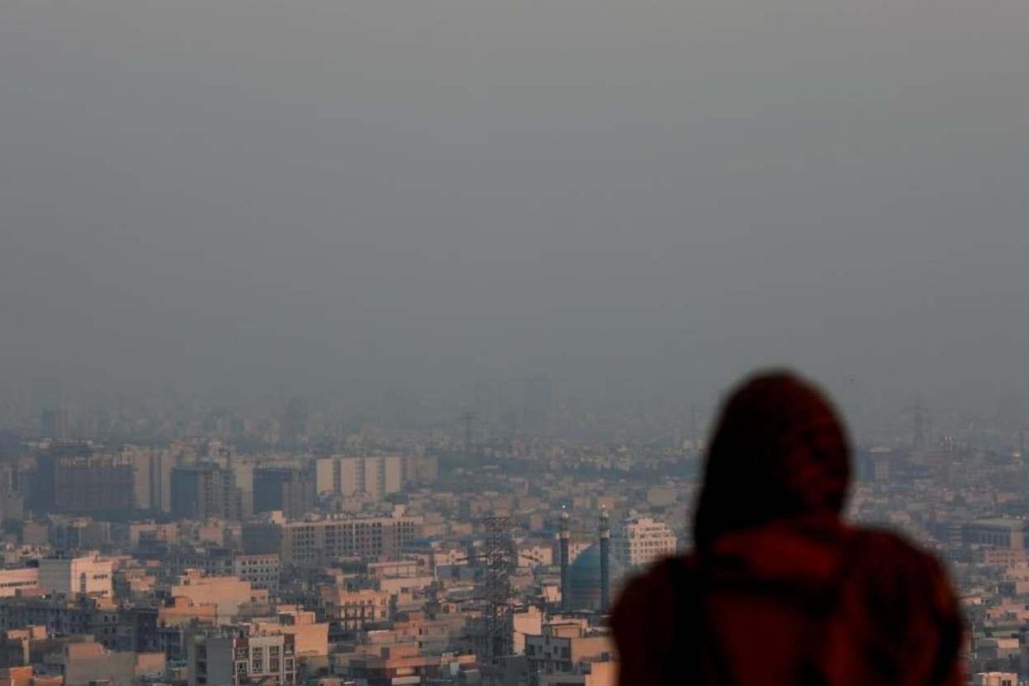 İran'da Eğitim Uzaktan Devam Edecek: Okullar 21 Nisan'dan İtibaren Online Eğitime Geçiyor