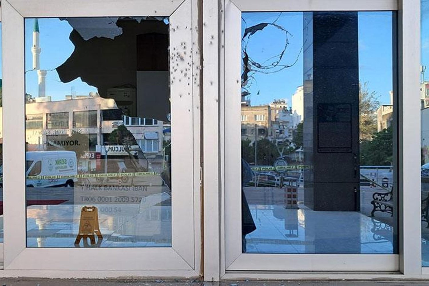 Belediye Binasına Silahlı Saldırı Şüpheli Yakalandı - Olay Detayları