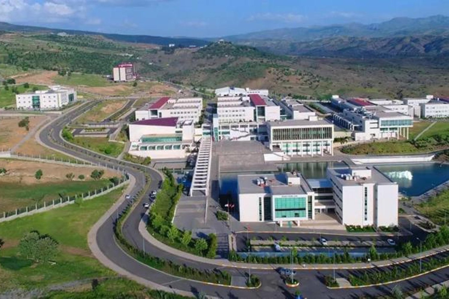 Şırnak Üniversitesi Rektörü Prof. Dr. Abdurrahim Alkış'a Hedef Alınan Dijital İftira Çekildi