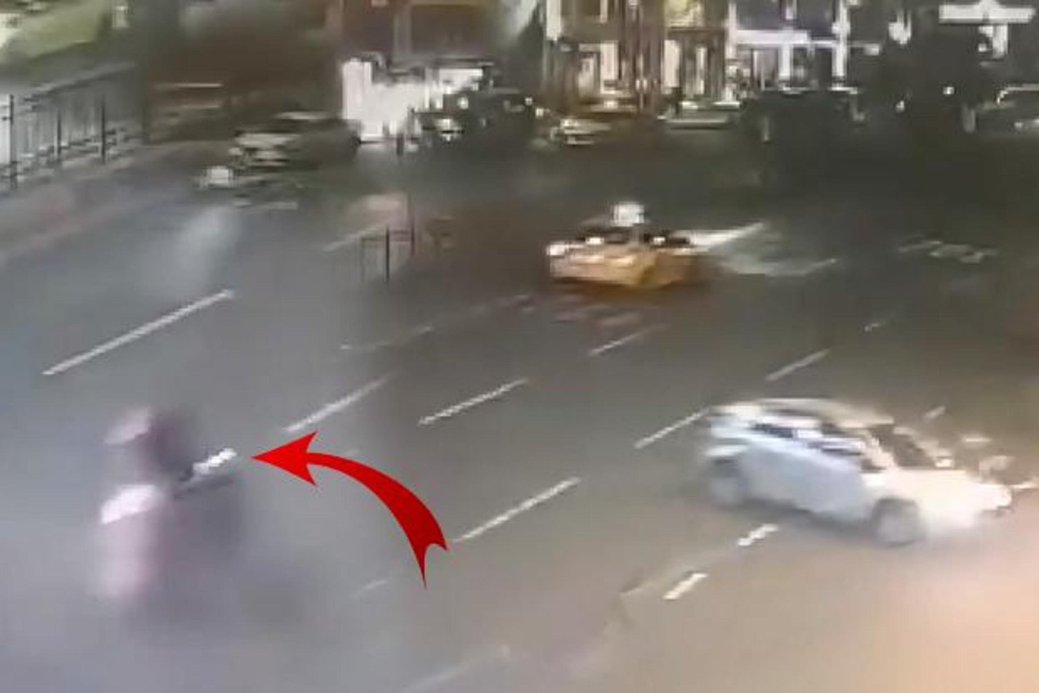 Şişhane'de Otomobil Motosiklete Çarptı, 1 Kişi Hayatını Kaybetti