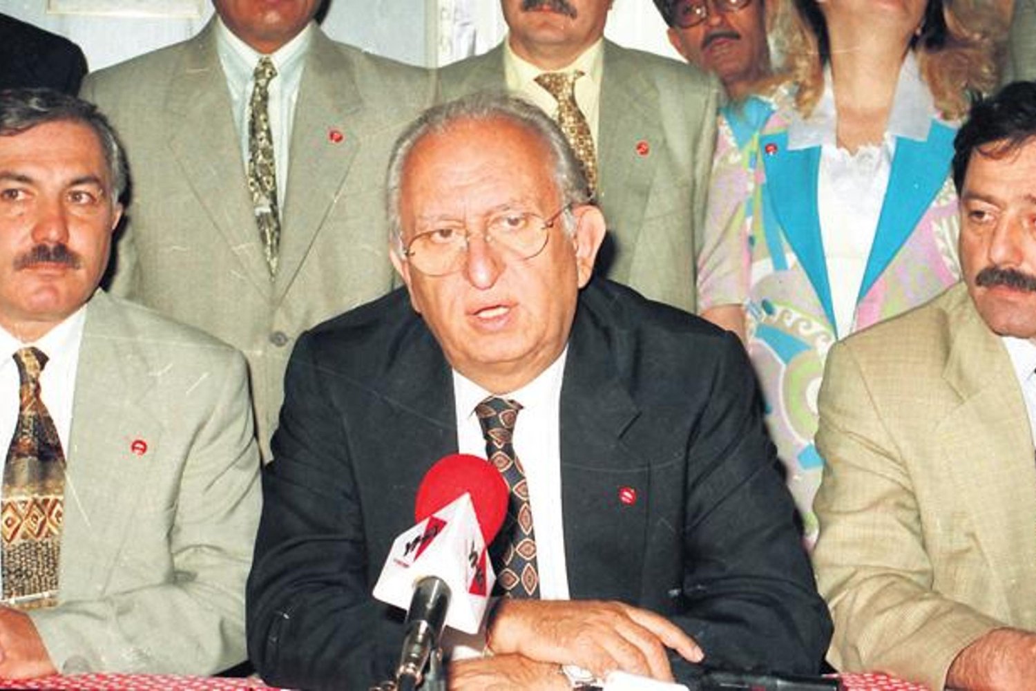 Türk Siyasetine Damga Vuran Duayen Hüsamettin Cindoruk Vefat Etti
