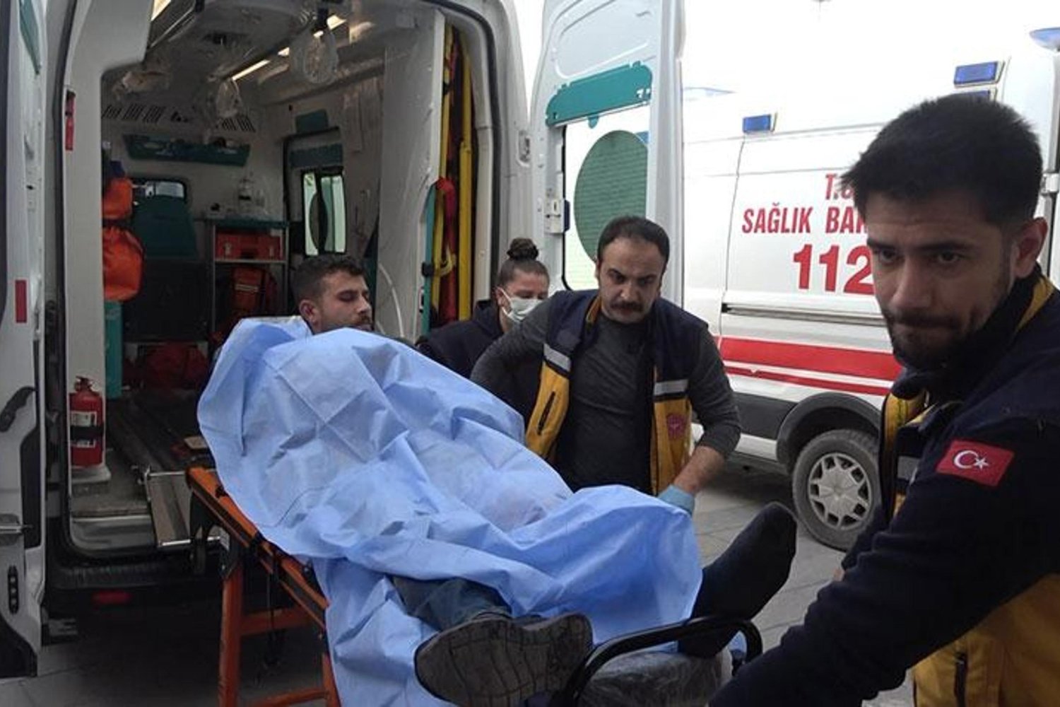 Kavgada Bıçaklaşan Kuzenler: Bir Yaralı, Kaçan Şüpheli