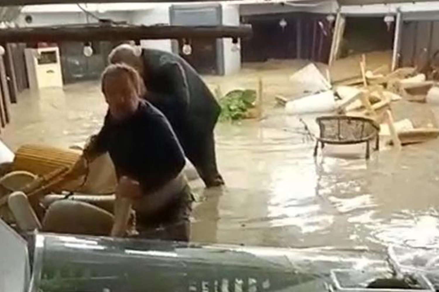Kadirli'de Selde Ölen 2 Kişinin Olay Öncesi Kameralara Yansıyan Anları Ortaya Çıktı