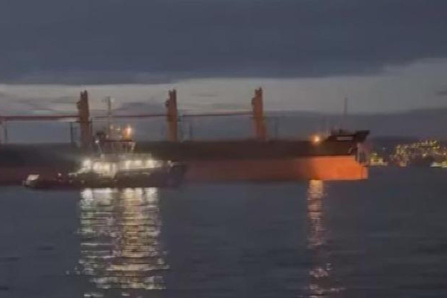 İstanbul Boğazı'nda Gemi Makine Arızasıyla Trafo Kapandı! Ekipler Müdahale Ediyor