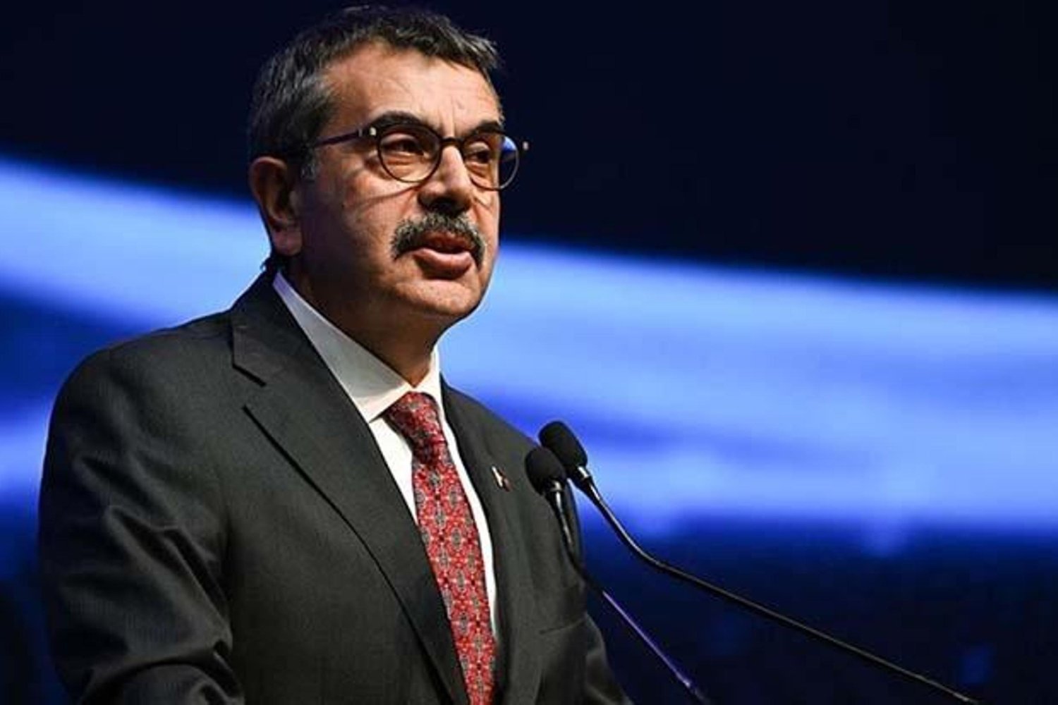 Milli Eğitim Bakanı Tekin, Güzel Sanatlar Lisesinden Milli Takım Marşı Çalışması İstedi