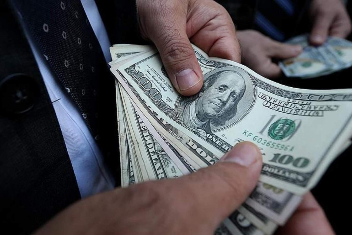 ABD Irak’a Dolar Sevkiyatını Kısıtladı: İran Bağlantılı Gruplara Darbe