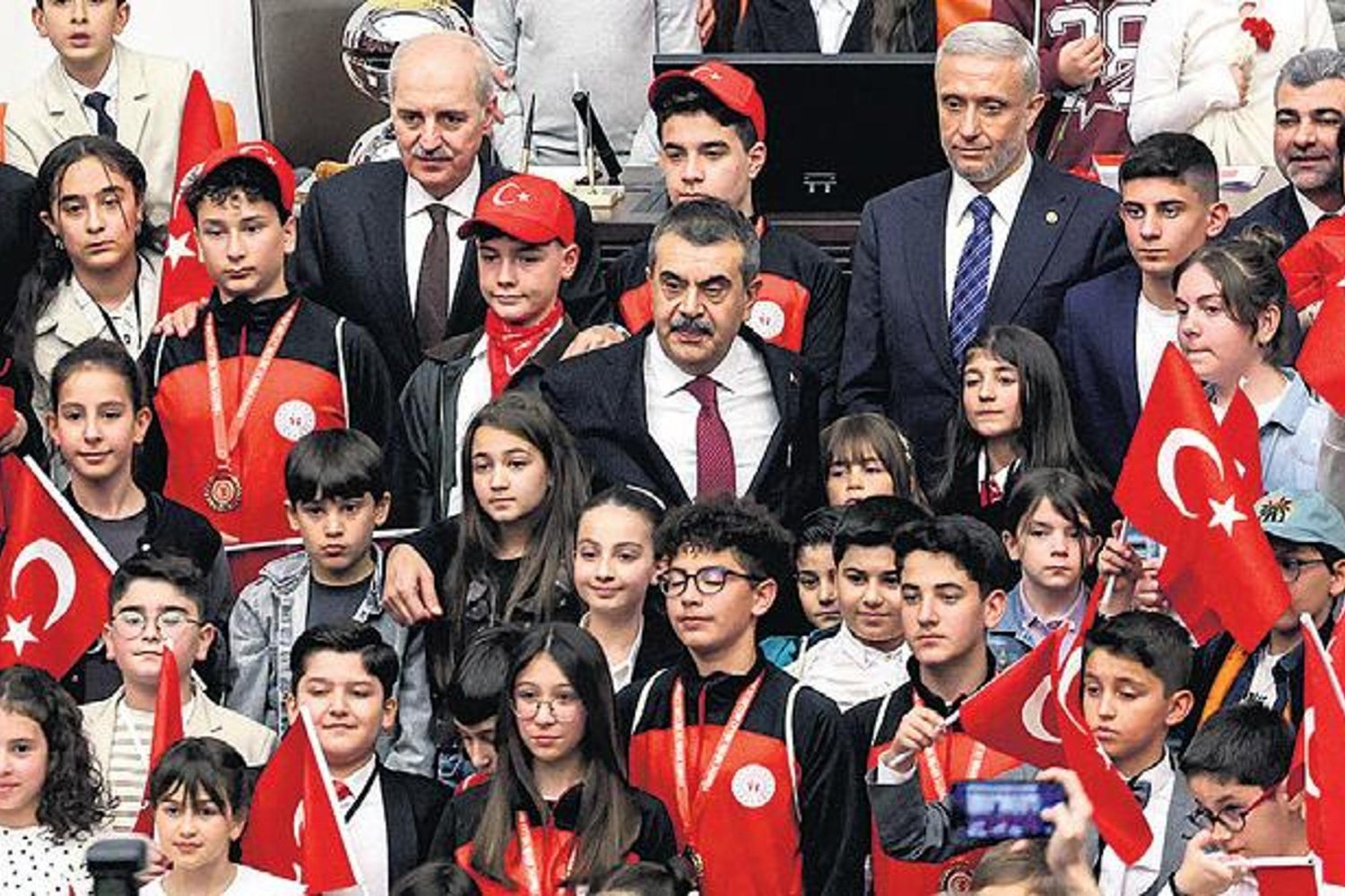 Şanlıurfa ve Kahramanmaraş'taki Okul Saldırısı Anmasıyla Duygulu Anlar