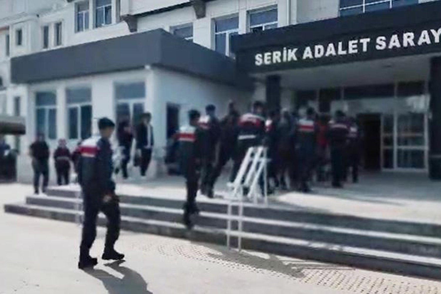 Antalya'da Tefecilik ve Malvarlığı Aklama Soruşturmasında 3 Tutuklama