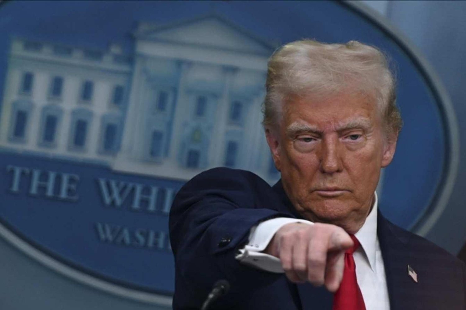 İran'da ABD Uçağı Düşürüldü: Pilotlardan Biri Kurtarıldı, Diğeri Aranıyor!