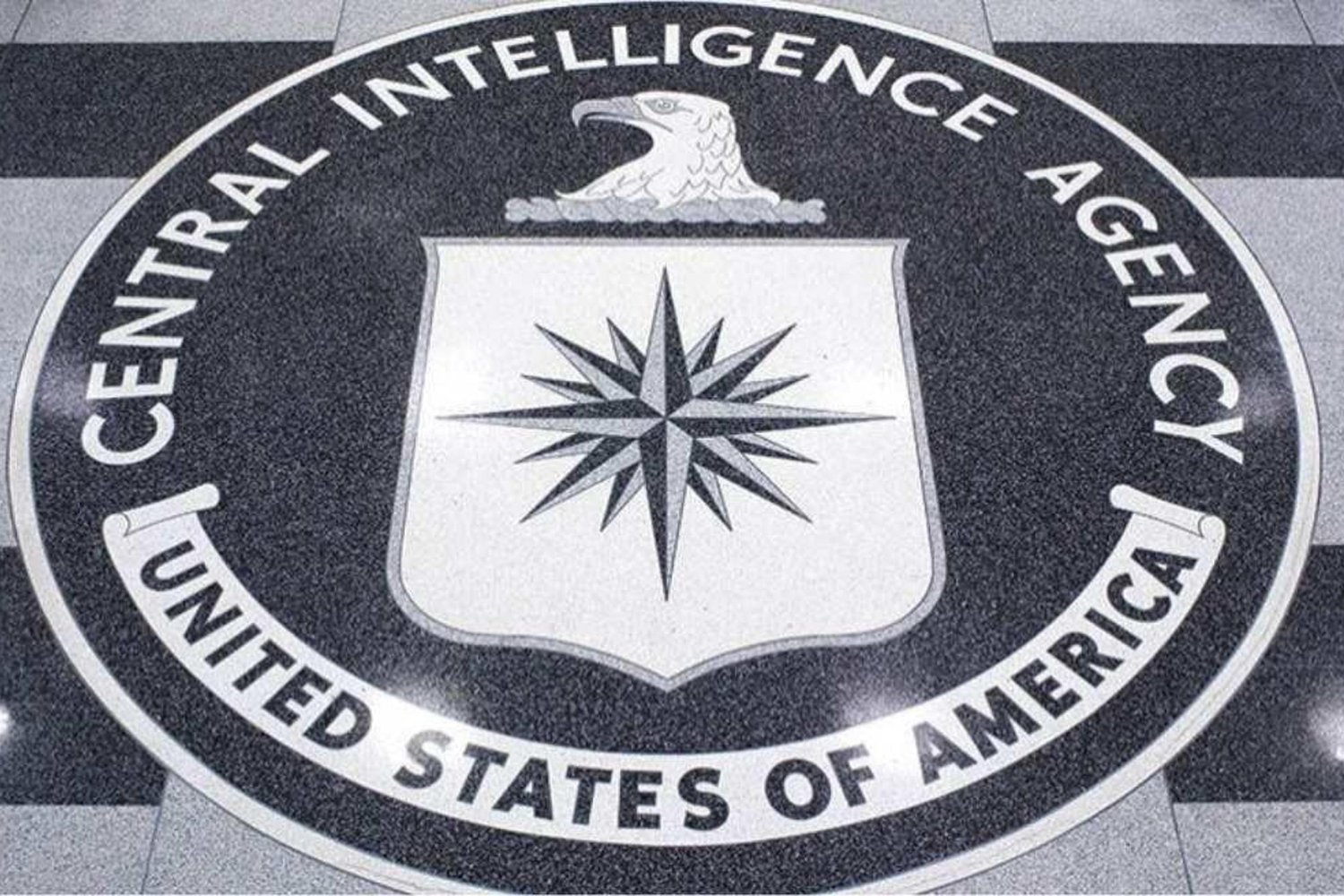 ABD Başkanı Trump'tan Yurt Dışı İletişim Güvenliği Tartışması ve FISA Uzatması