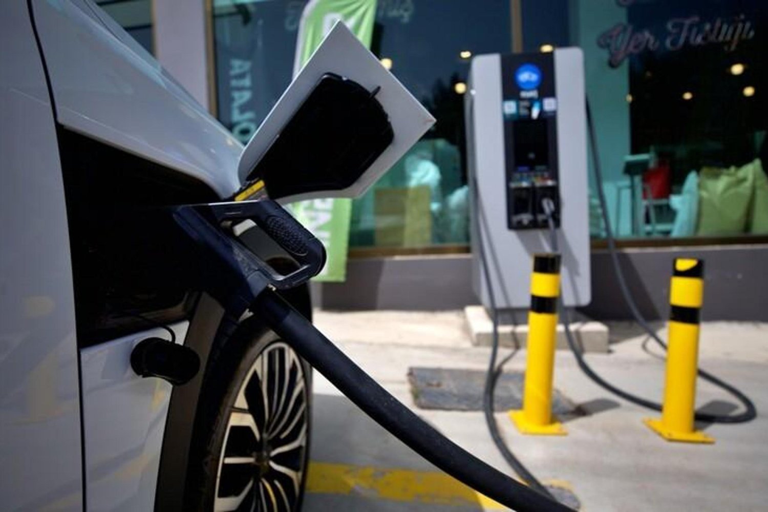 Türkiye Otomotiv Satışlarında Elektrikli ve Hibrit Dönemi Başladı