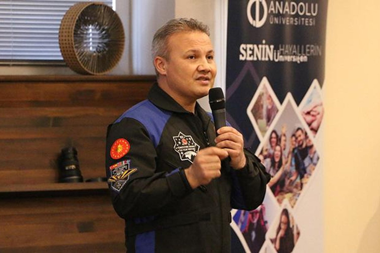 Türkiye'nin Uzay Tarihinde Bir İlk: Alper Gezeravcı Anadolu Üniversitesi'nde Gençlerle Buluştu