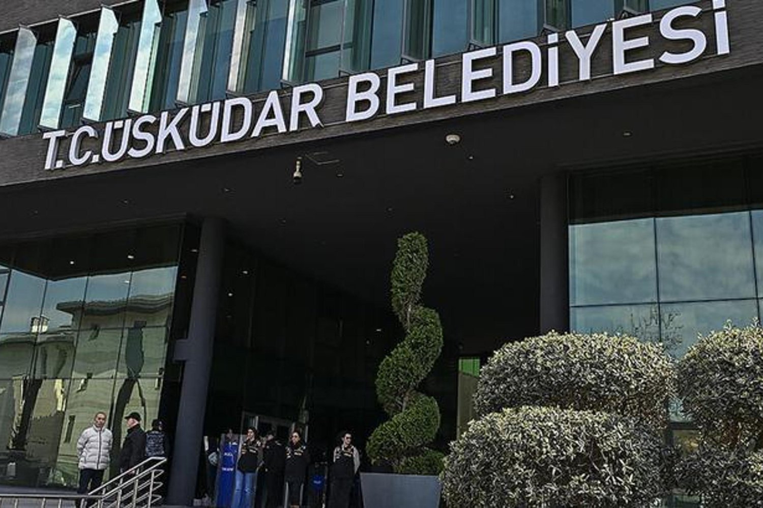 İstanbul'daki Ruhsat Usulsüzlüğü Operasyonunda 20 Zanlı Gözaltında