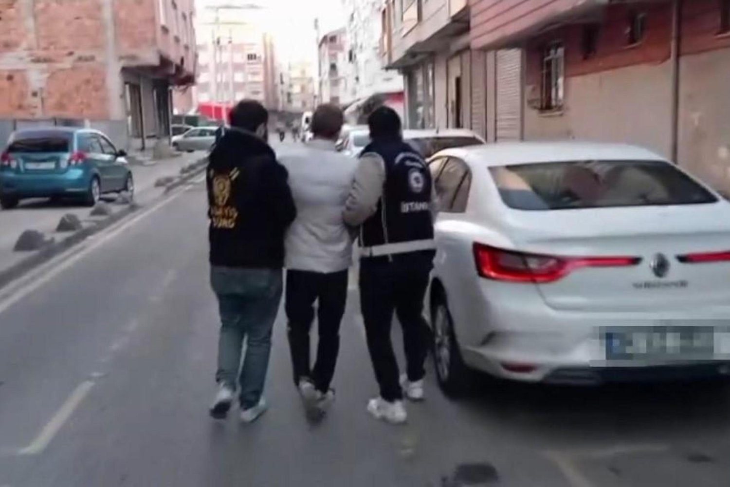 İstanbul ve 6 İl’de Sahte Belgeyle Göçmen Kaçakçılığı Operasyonu