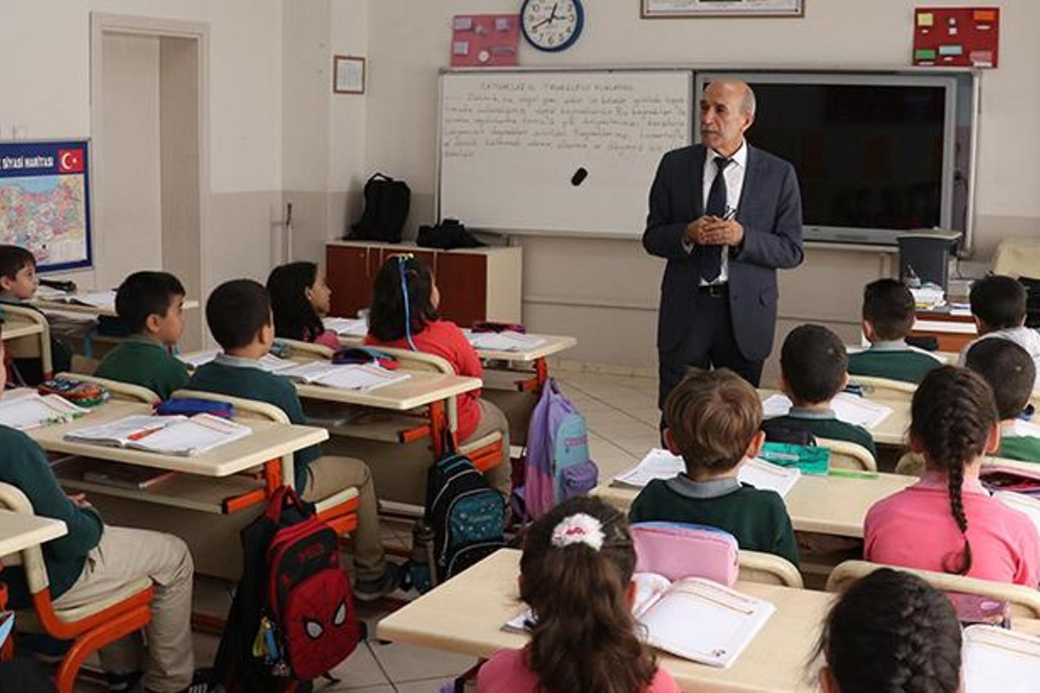 Öğretmenlik Başarıyla Taşınan Dede Torunuyla Buluştu: Mutluluk Dolu Anlar
