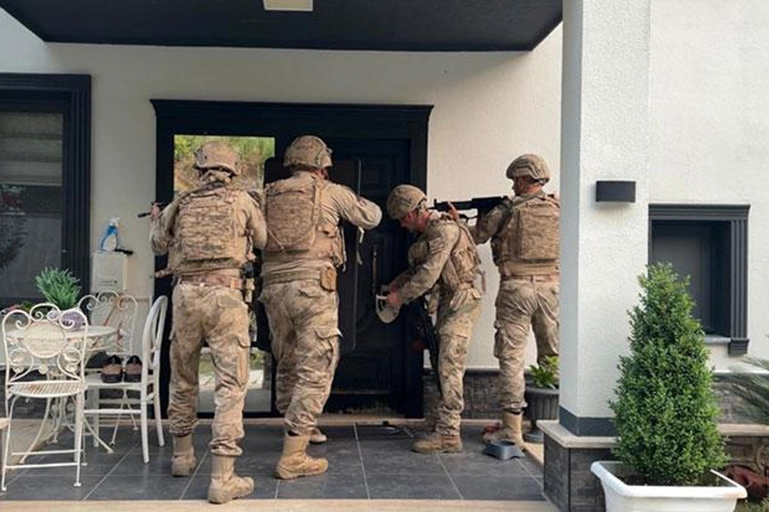 Muğla'da 'Daltonlar' suç örgütüne operasyon: 12 gözaltı