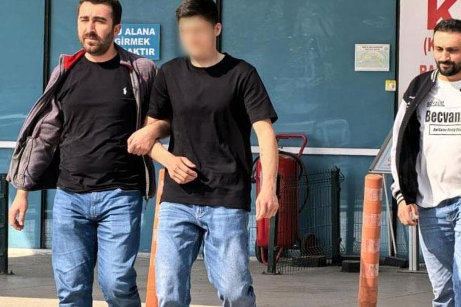 İnegöl’de Kanlı Saldırı: 17 Yaşındaki Şüpheli Tüfekle Yaraladı