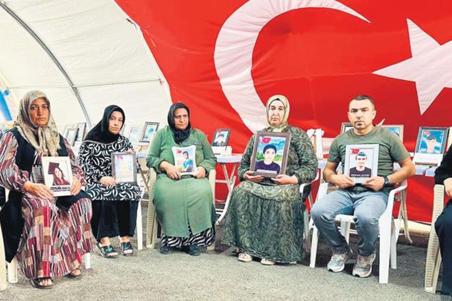 Çocukları PKK Tarafından Kaçırılan Aileler Çözüm Sürecinde Hala Umutla Bekliyor