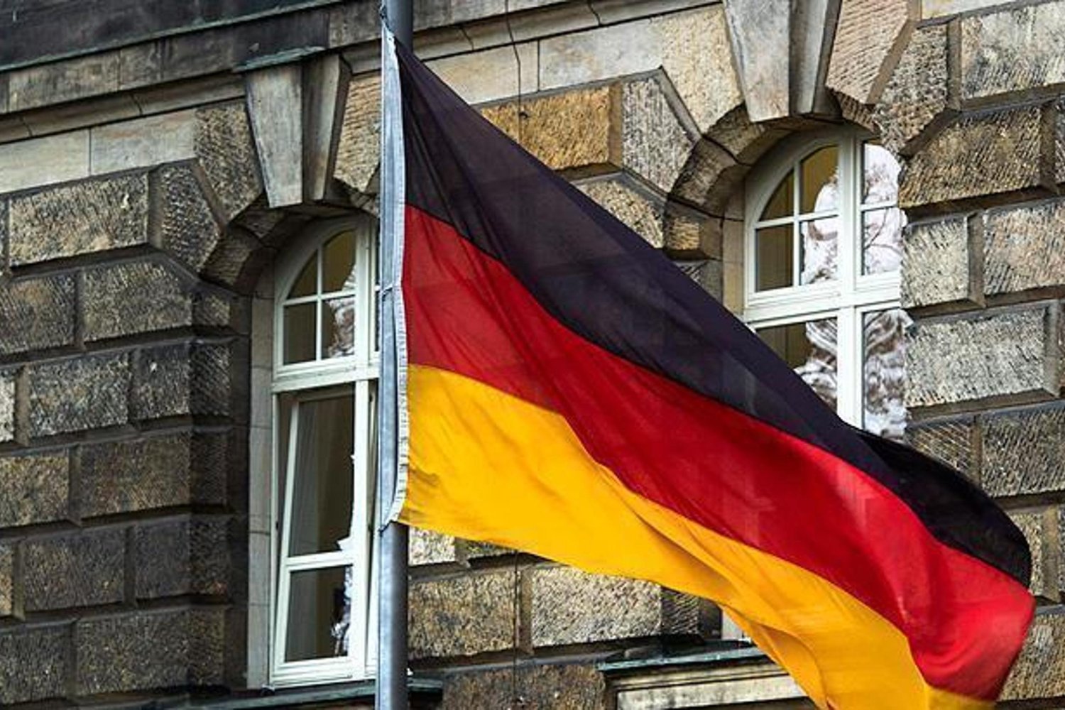 Memmingen DİTİB Camisine Saldırı Şokuyla Gözler Güvenlikte