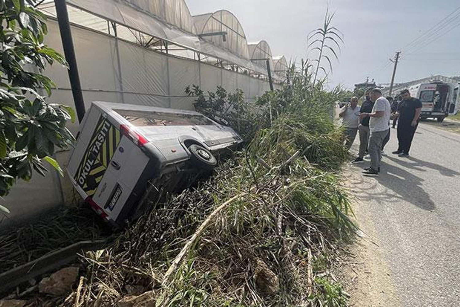 Alanya'da Okul Servisi Kazası: 6 Öğrenci Hafif Yaralandı