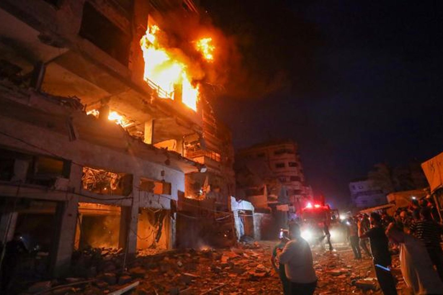 İsrail Gazze'ye Saldırdı: Üst Düzey Hamas Komutanı Hedefte