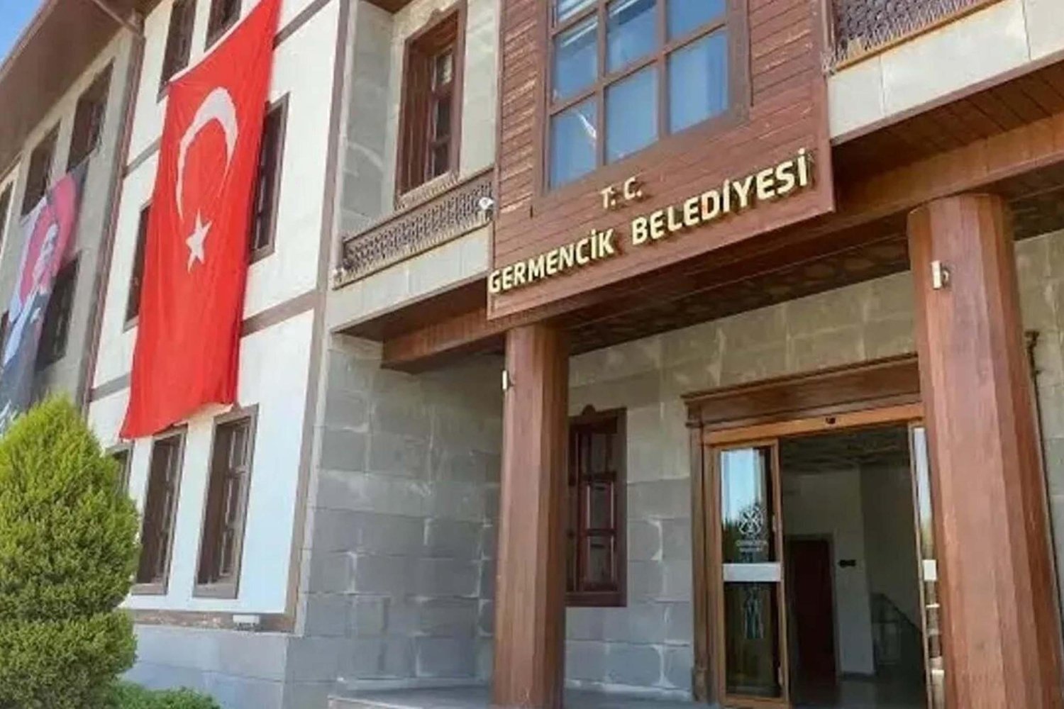 Germencik Belediyesi'nde Yolsuzluk Operasyonu: Gözaltılar Devam Ediyor