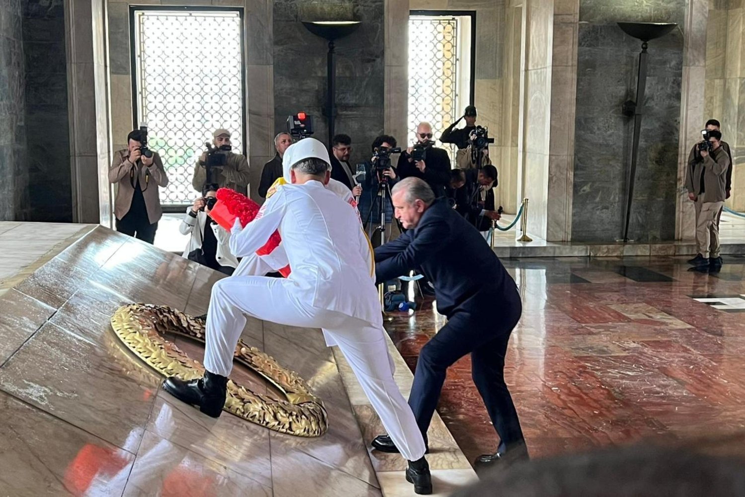 19 Mayıs Gençlik ve Spor Bayramı Anıtkabir'de Coşkulu Kutlandı